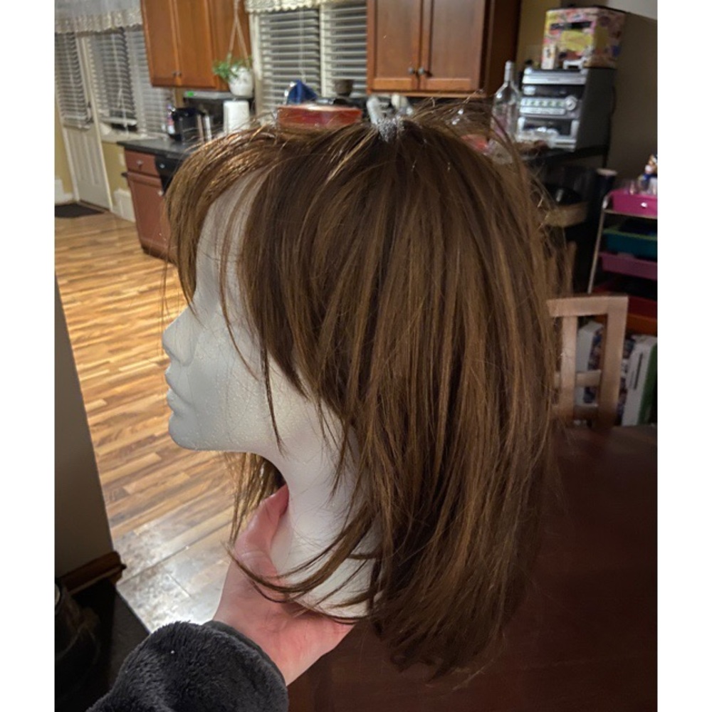 Brown wig